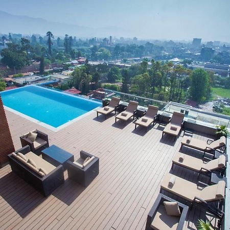 Hotel Mulberry Катманду Экстерьер фото