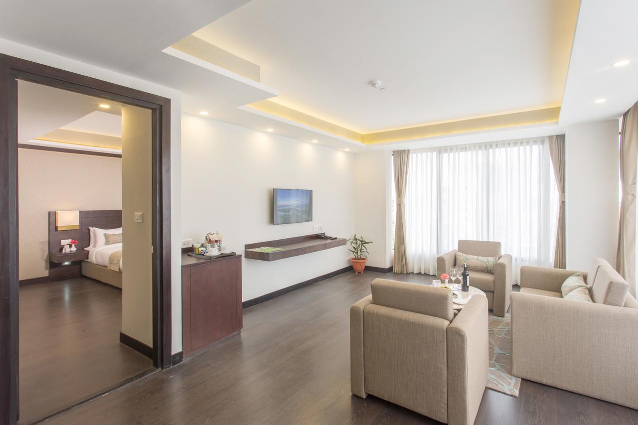 Hotel Mulberry Катманду Экстерьер фото