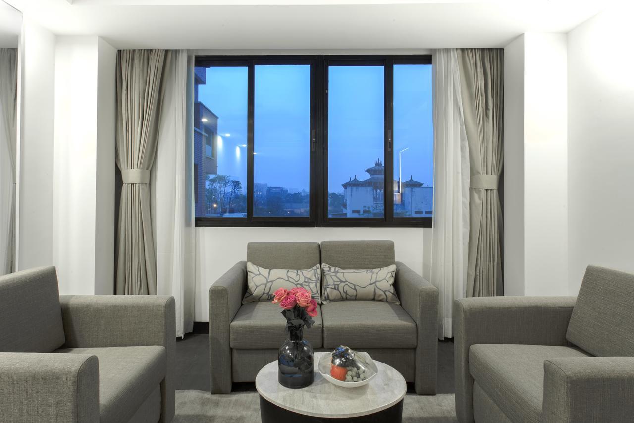 Hotel Mulberry Катманду Экстерьер фото