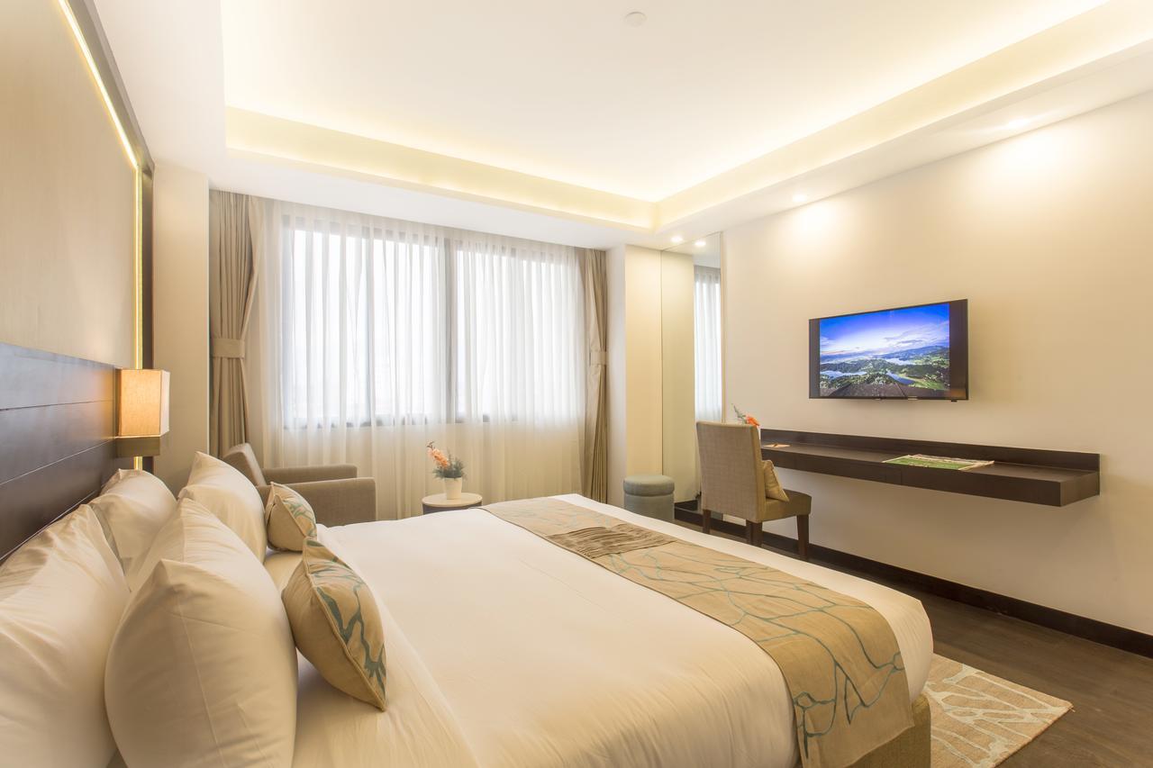 Hotel Mulberry Катманду Экстерьер фото