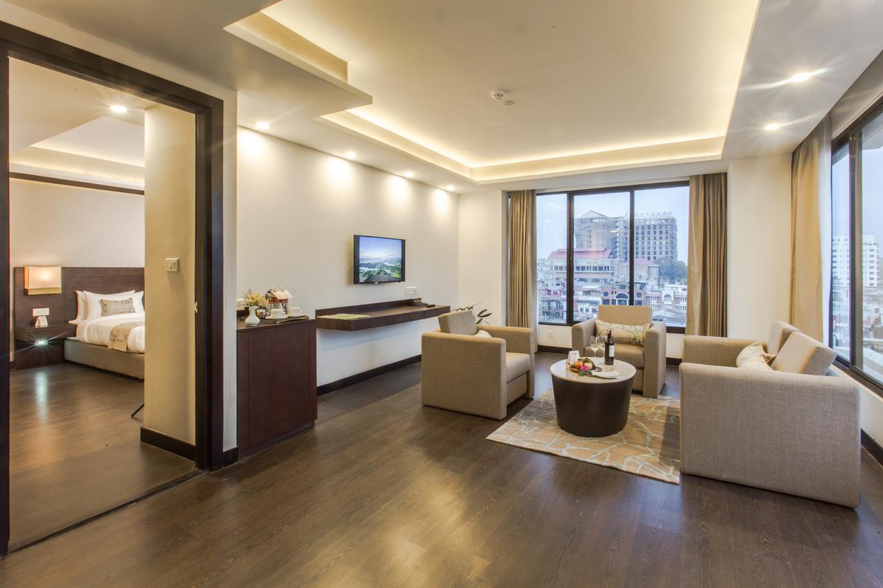 Hotel Mulberry Катманду Экстерьер фото