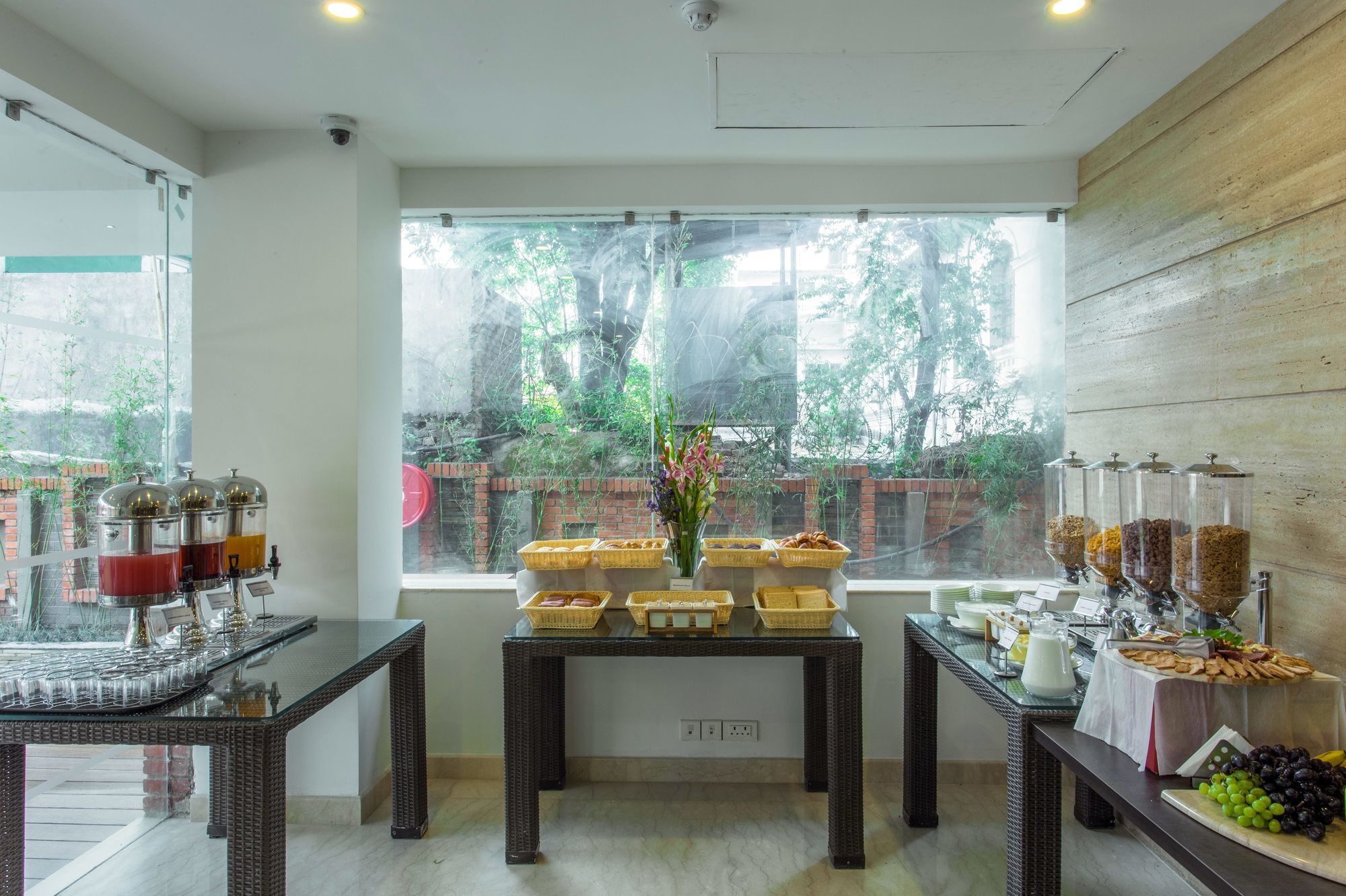 Hotel Mulberry Катманду Экстерьер фото